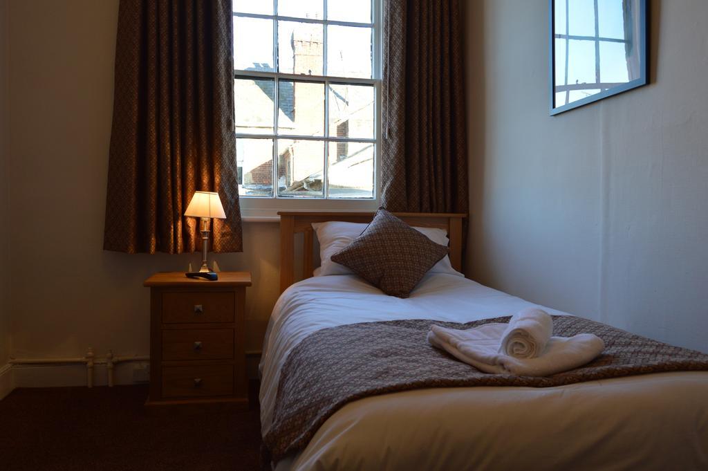 The Crown Inn Hotel Лонґ-Мелфорд Номер фото