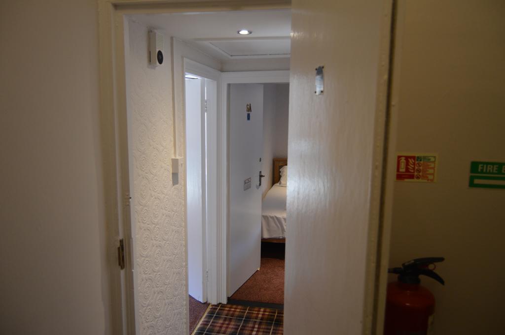 The Crown Inn Hotel Лонґ-Мелфорд Номер фото