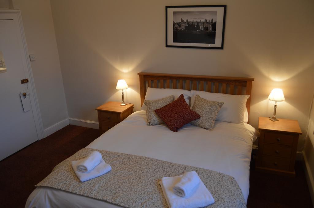 The Crown Inn Hotel Лонґ-Мелфорд Номер фото