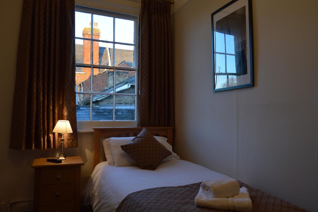 The Crown Inn Hotel Лонґ-Мелфорд Номер фото